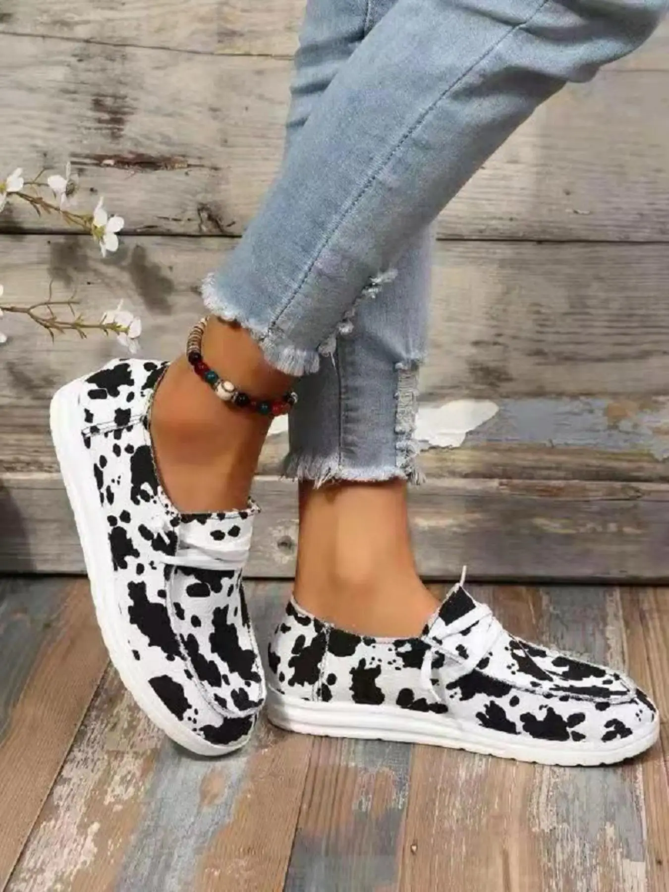Women's Fashion Cow Print Slip on Low Top Sneakers, 1 Pair Casual Comfortable Round Toe Slip on Shoes for Daily Wear, 2024 Trendy Lightweight Breathab