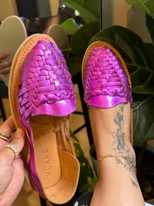 HUARÉ Bugambilia Metallic Huarache Sandals – Handmade Mexican Leather Comfort Sole (Limited Edition)