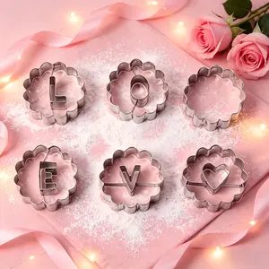 🎄Linz Cookies Mold, Essential Holiday Baking Tool, Perfect for Festive Treats, Durable Bakeware for Home Bakers, Easy to Use Cookie Molds