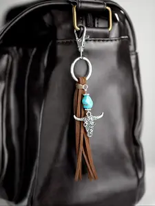 Western Style Bull Head Keychain with Colorful Turquoise Pendant, Velvet Fringe Long Car Key Chain for Women, Bag Charm Accessory, Keychain Parking Key, Keychain for Bags