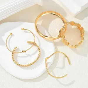 Leaf-Shaped Smooth Bracelet for Women, Elegant Irregular Striped Open Bangle