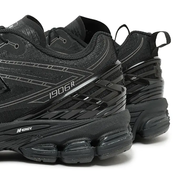New Balance 1906R Triple Black U1906RJB Men's Fashion Sneaker New