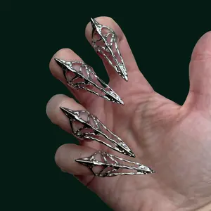 Gothic Silver Claw Ring – Adjustable Vampire Armor Jewelry for Cosplay & Halloween