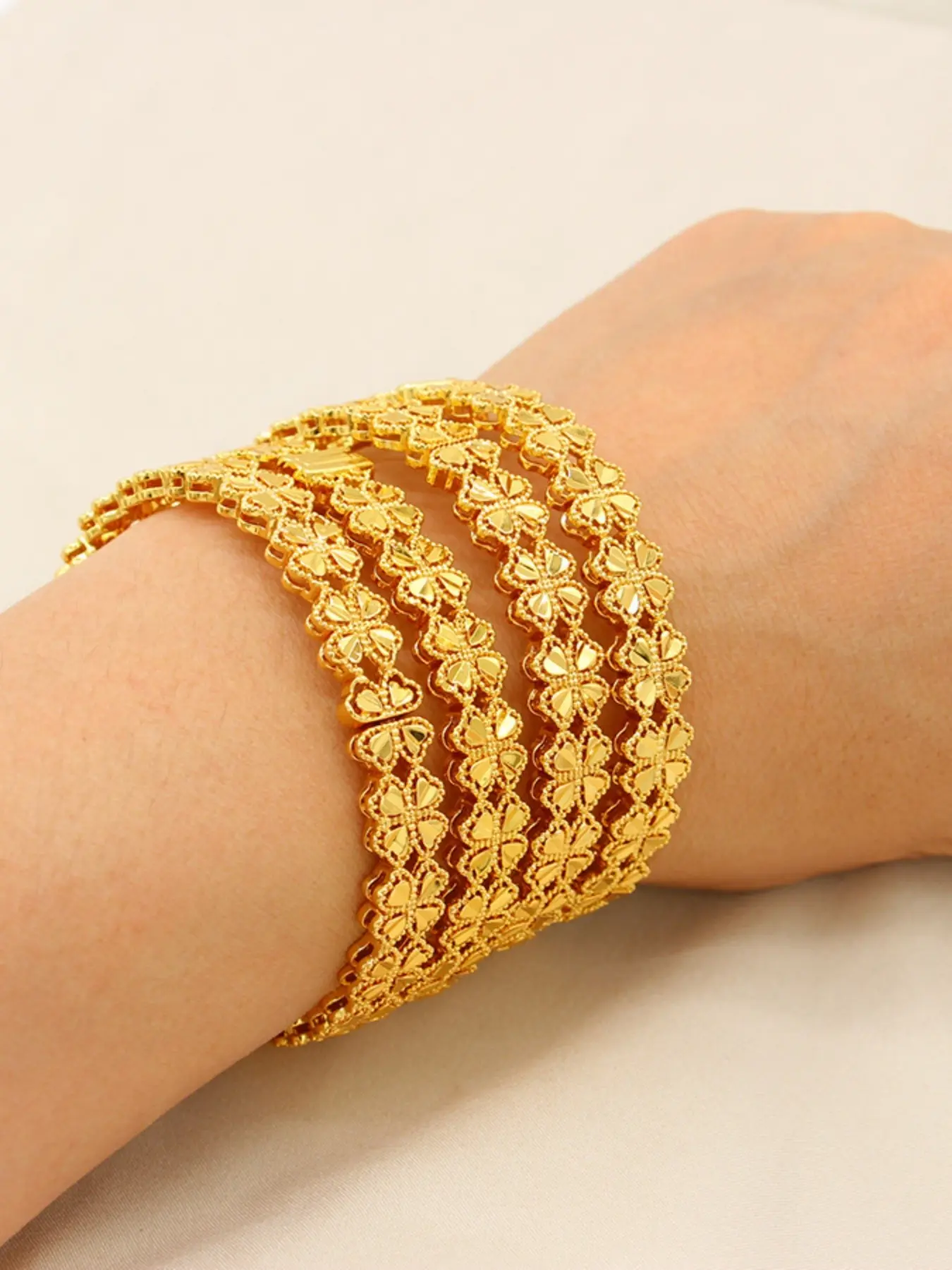 4-Piece Set Luxury Clover Stacked Design Bracelets, Fashion Matching Bracelet, Elegant Jewelry Bracelet, Dubai Style for Women, Daily Wear Jewelry Gift for Her Birthday