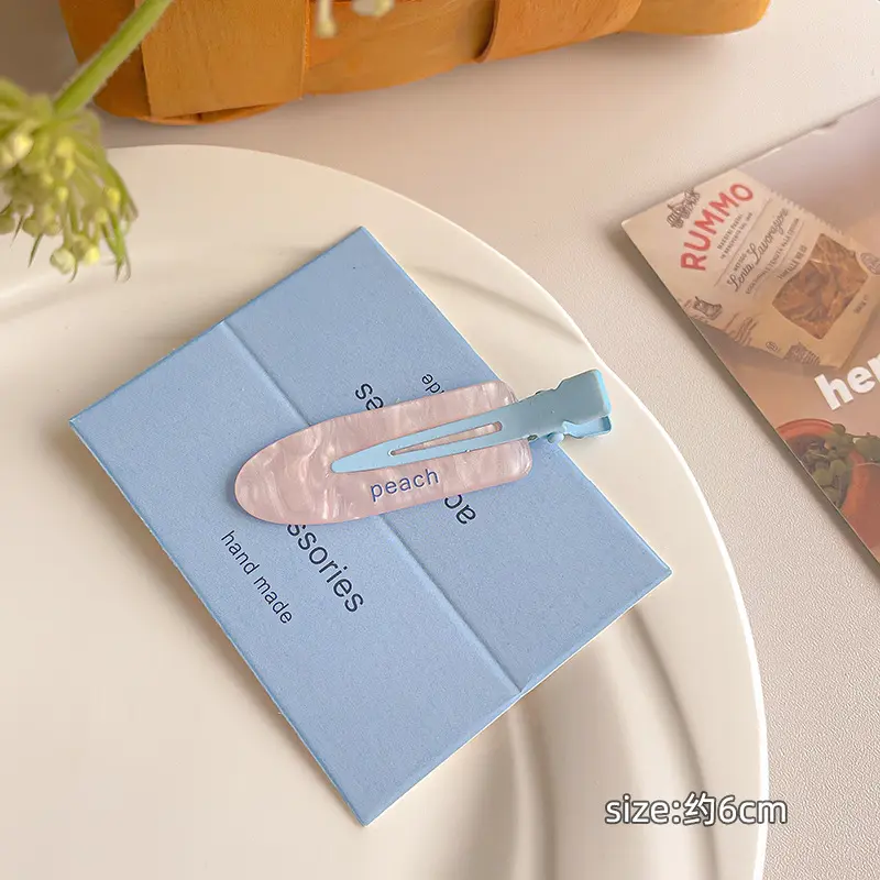 Pink glitter (excluding cardboard)