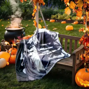 1 piece Soul Devourer black and white style character illustration themed flannel blanket - Microfiber soft fluffy sofa blanket, suitable for beds and sofas, modern style, all-season use, digital print design, flannel weaving craft, 100% polyester