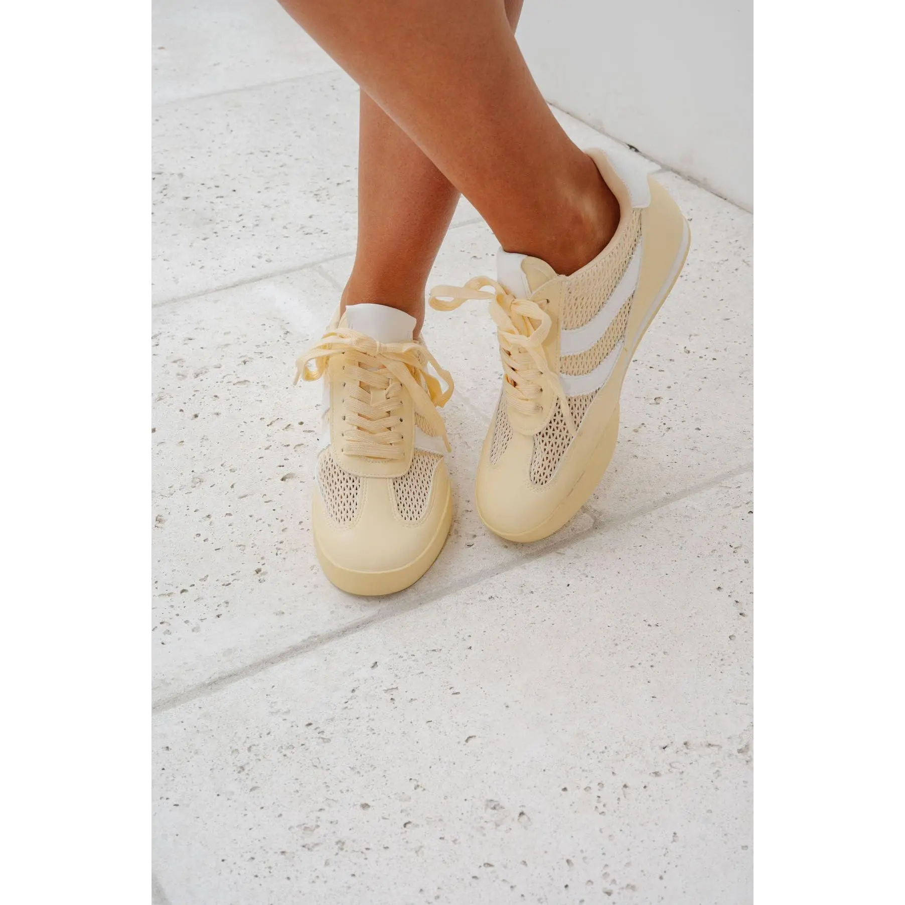 靴 yoyo yoyo sneakers - TikTok Shop