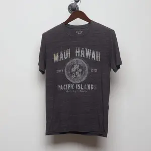 Vintage Y2K Maui Hawaii "Pacific Islands" T-Shirt - S