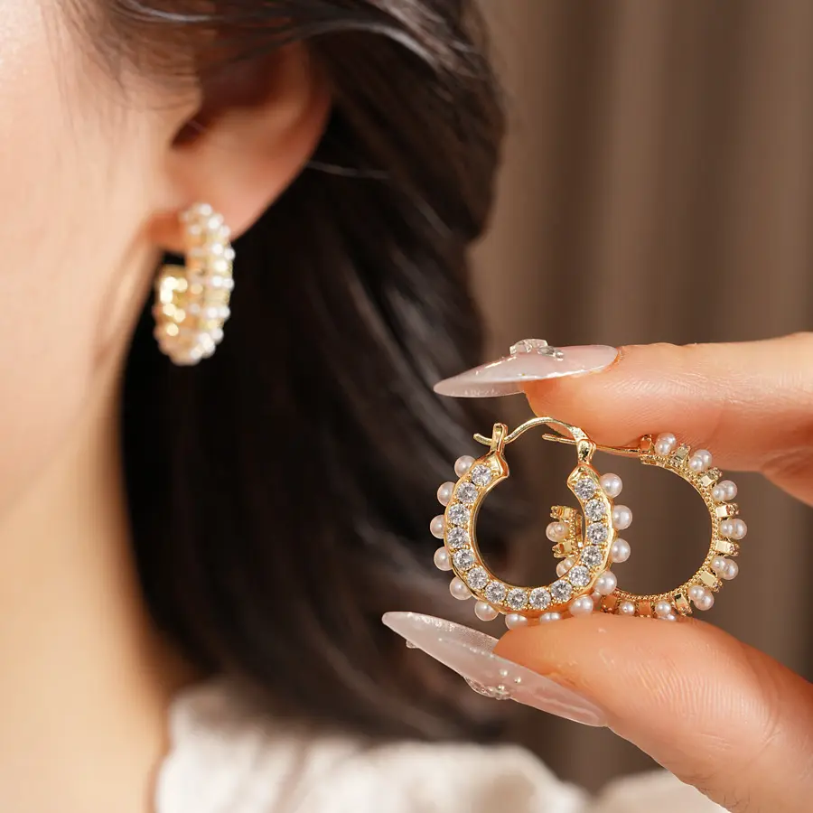 Silver needle earrings with zircon and round pearls, vintage style earrings DDES0688, light luxury and high-end feel, 14K gold-plated