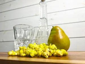 Pear Williams Brandy Candy Popcorn - Classic Candy Popcorn with Rich, Sweet Flavor - Perfect for Sharing and Enjoying