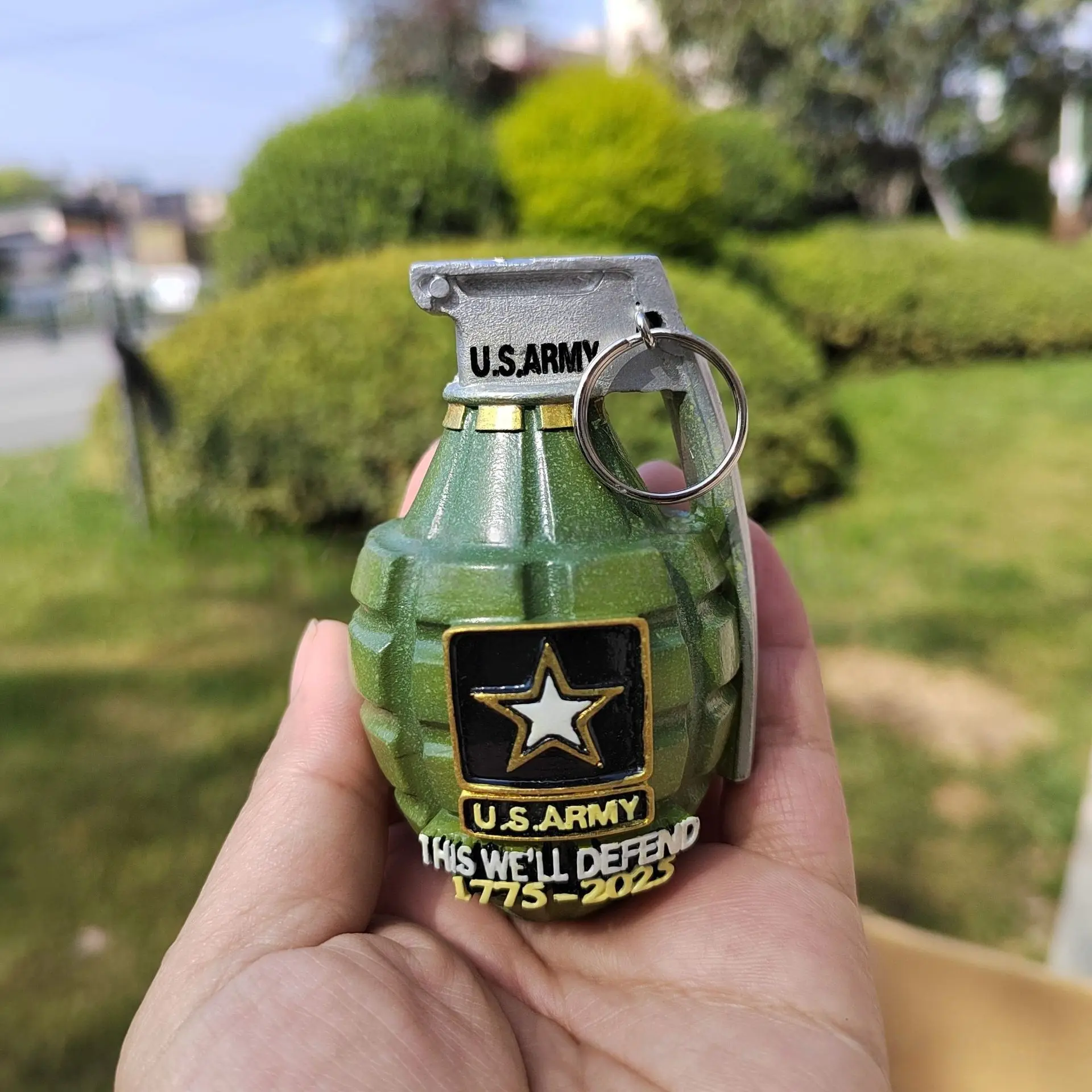 Creative Hand Grenade Resin Craft Table Decor, Desktop Statue, Unique Desk Ornament, Collectible Figurine, Stylish Home Decoration, Home Office Decor, Perfect Gift Idea, Durable Material, Artistic, Resin Sculptures, Decoration Items