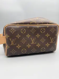 Pre-owned Louis Vuitton Coated Canvas Toiletry Bags Locker Dopp Kit Toiletry Bag Monogram Canvas