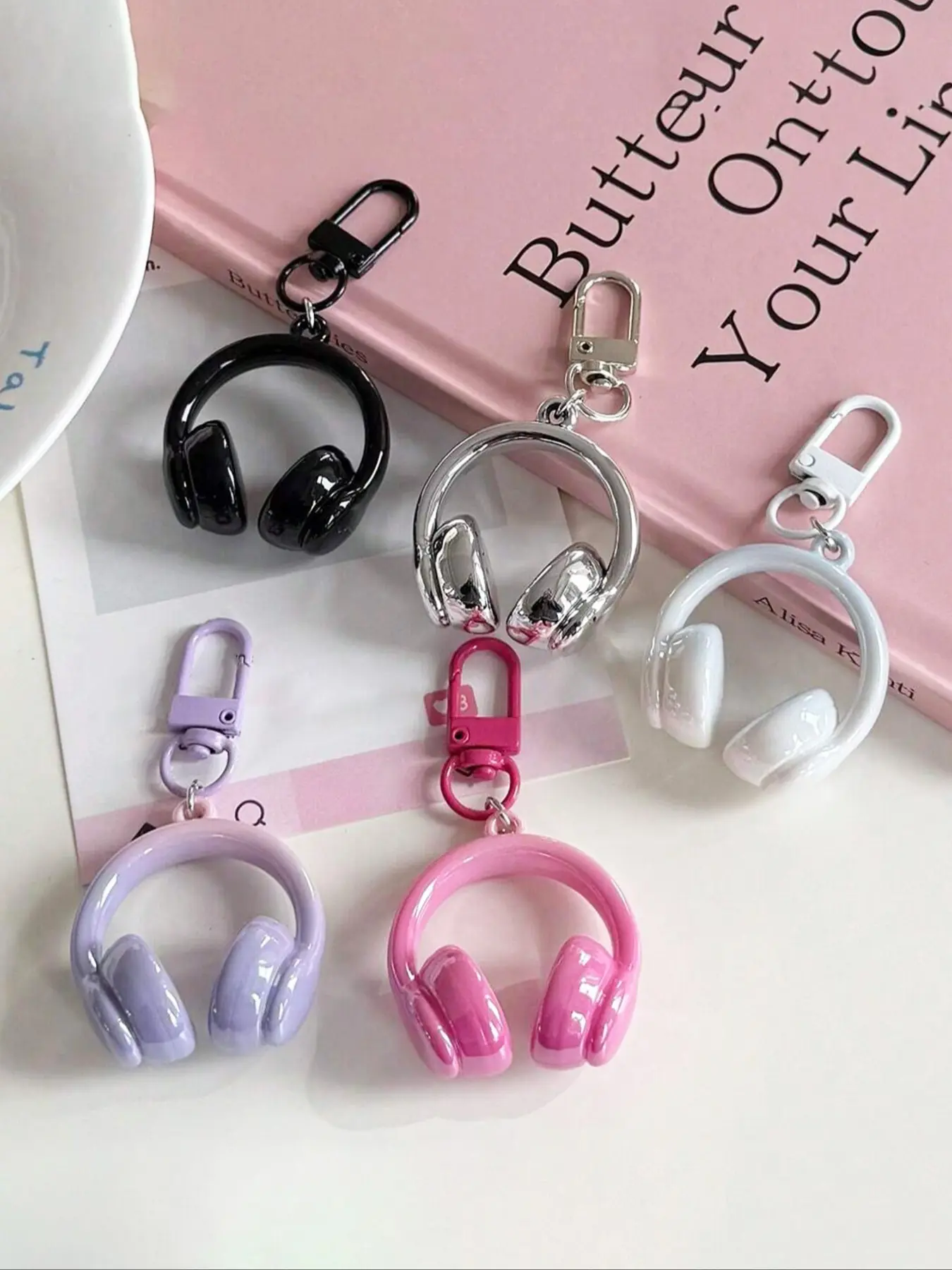 Mini 3D Stereo Earphone Keychain, Trendy Cute Keychain, Keychain for Bags, Headset Pendant Charms, Headphone, Backpack Pendant, Music Headphone, School Bag Hanging Decoration Accessories for Women Men, Christmas Gift, Cute Charms Keychain