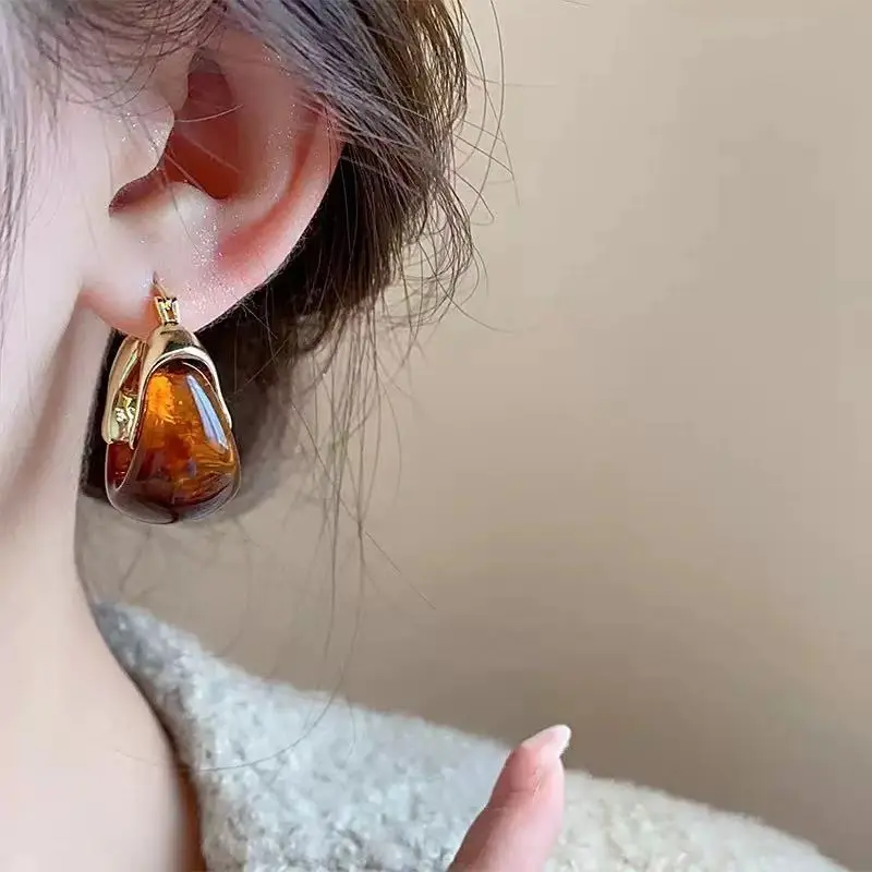 Women's Gold-Plated Amber-Colored Stone Earrings – Vintage Brown Marbled Pattern Statement Earrings men's cross Festive Holiday Dangle Set hoop elegant unique design luxury fashion Mega Stud fashionable round hoop earring woman sensitive ear hypoallergeni