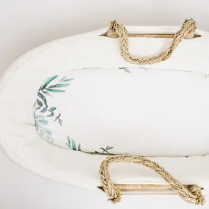 Leafy Border Bassinet Sheet