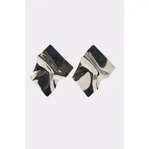 MIRROR MIRROR OVERSIZED STUDS