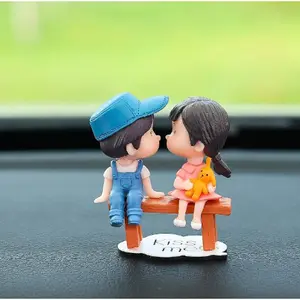 Cute Couple Doll Ornaments, Small Cartoon Car Dashboard Figure Decorations, Lovely Kiss Couples Figurines Balloon Ornaments Gifts for Wedding, Valentine's Day, Birthday, Home Office Decor