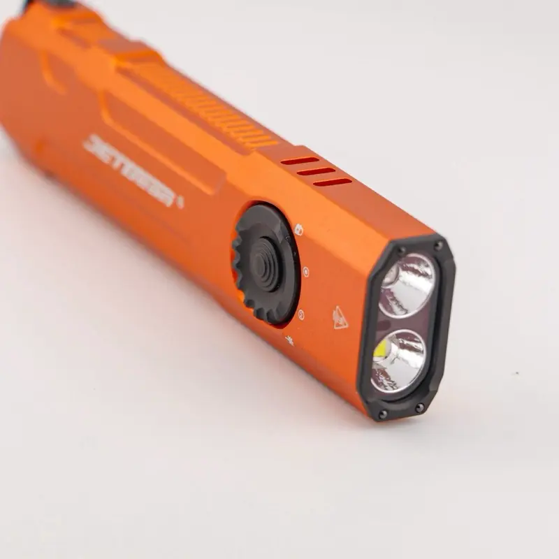 JETBEAM E26 UV KUNAI 2000 LUMEN FLASHLIGHT JETBEAM E26 UV KUNAI 2000 LUMEN FLASHLIGHT