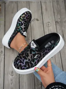 2026 Women’s new styles: brown, black, gray, green. pink, leopard print. colorful. milk-colored. black and white. thick-soled mules. large size, comfortable, casual, slip-on design. suitable for school/vacation.