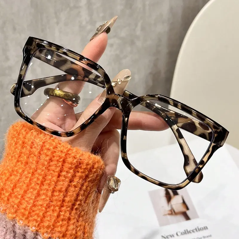 Women's Square Oversized Flat Top Glasses, Trendy Casual Eyeglasses, Fashionable and Versatile Eyewear for All Seasons, Stylish and Comfortable Design, Leopard Pattern Eyeglasses