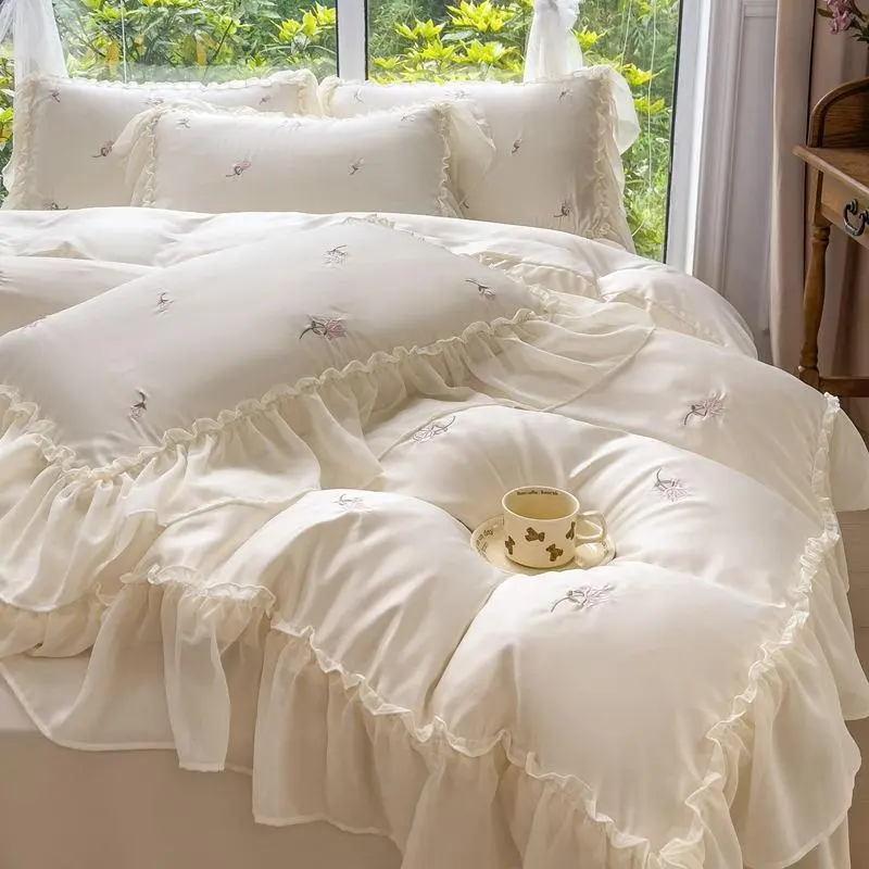 Rose Embroidery Decorative Duvet Cover Set, Embroidered Bed Set, 1 Count Duvet Cover & 2 Counts Pillowcase without Filler, Soft Comfortable Floral Bedding Set for Home Bedroom, Comfy Bedding Sets, Bed Sets Supplies