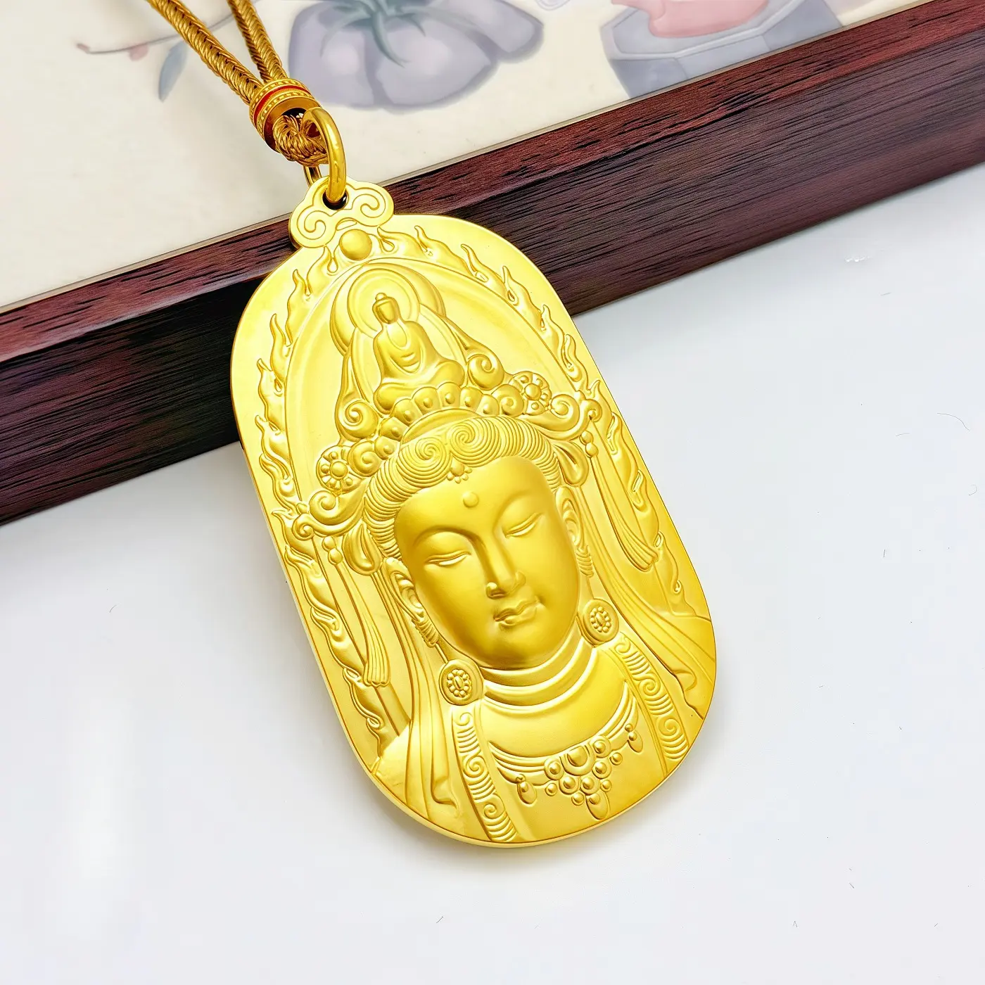 Women's Chinese-Style Ancient Craftsmanship Guanyin Bodhisattva Charm Accessory - Waterproof Religious Amulet with Detailed Relief, Excellent Color Retention, Versatile Design, Exquisite Jewelry Gift