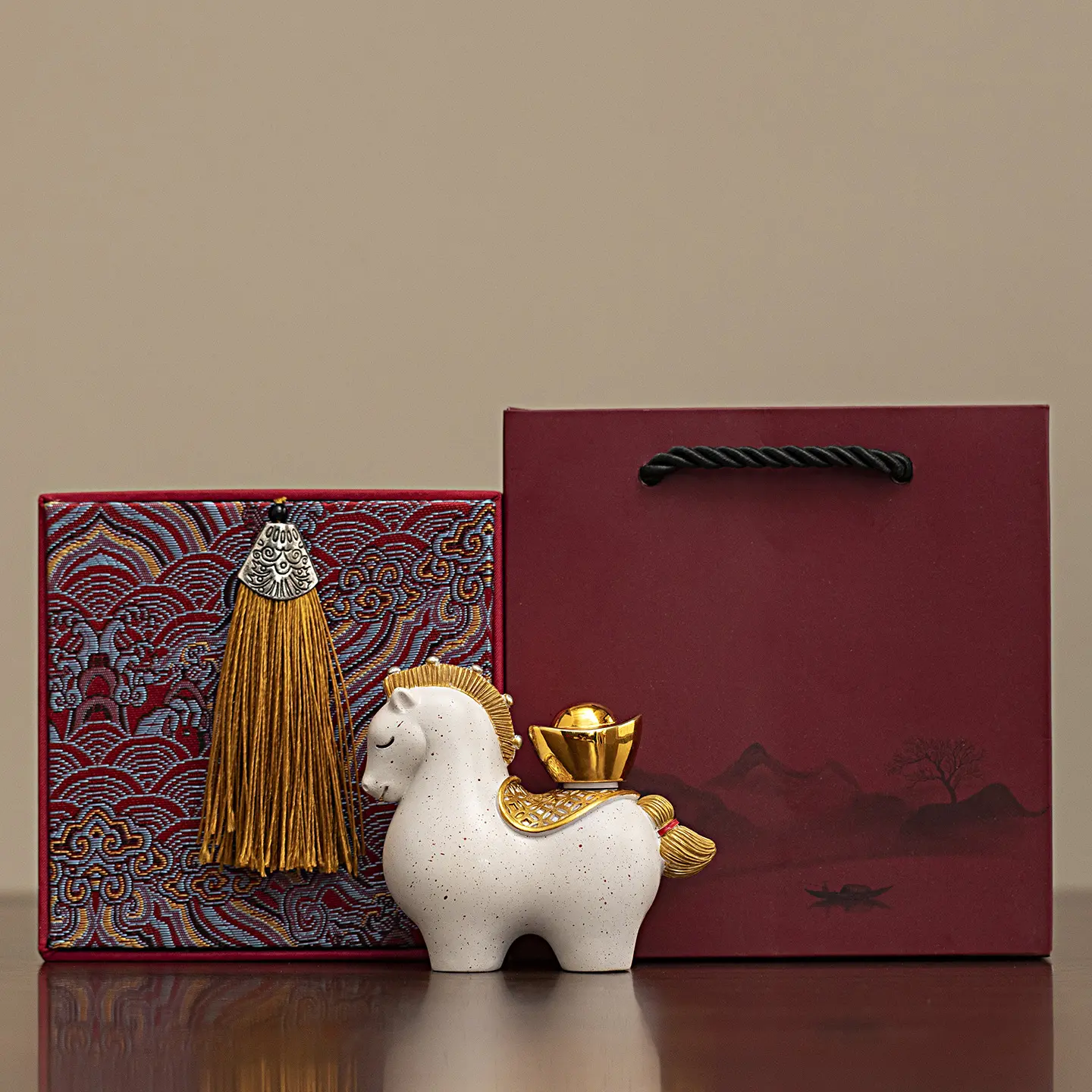 Simple white with [yuanbao] + red pattern gift box