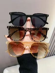 3-Piece Large Frame Sunglasses Set, Vintage Classic Decorative Style, Ideal for Beach Vacation, Women & Men, All Seasons