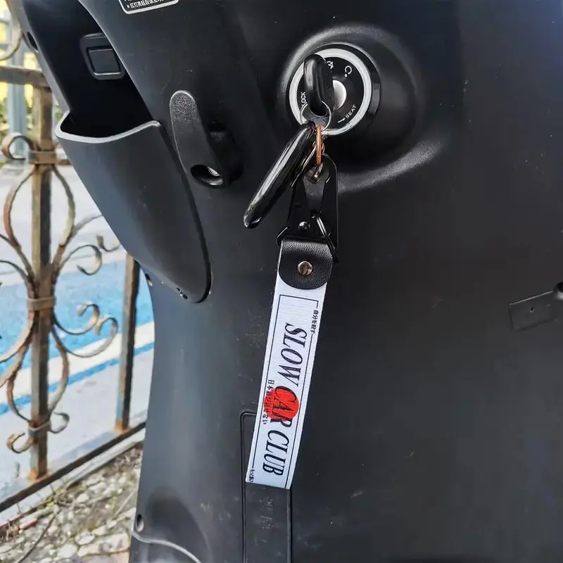 Letter Design Car Keychain for Summer, Anti-lost Wristband Keychain, Universal Portable Car Keychain for Men & Women, Auto Key Decoration, Keychain Lanyard, Car Accessories, Wristlet Strap Key, Car Key Chains