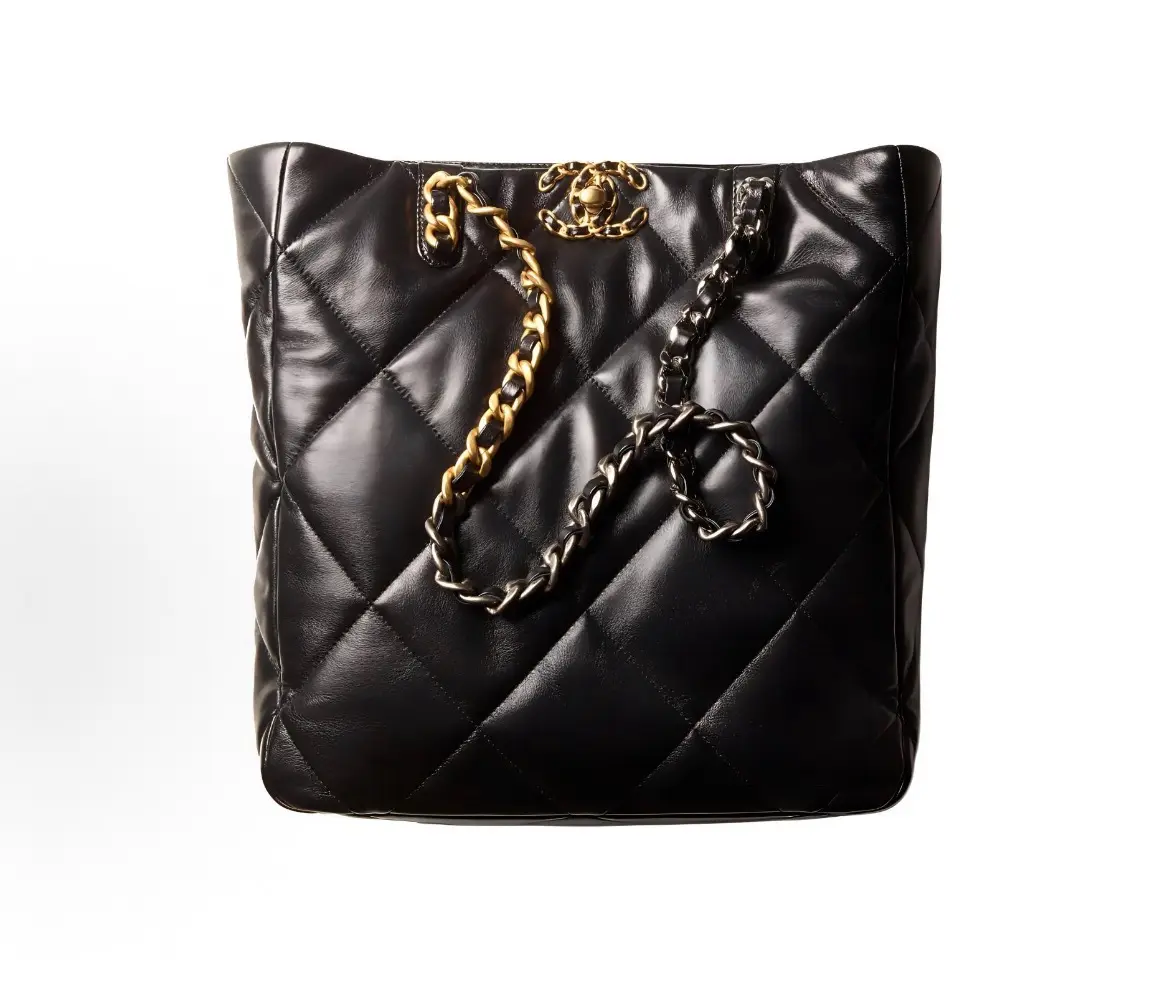 Pre-owned CHANEL 19 Bag Black Caviar Leather Tote Bag with Gold Hardware, Chip Version【2604031】
