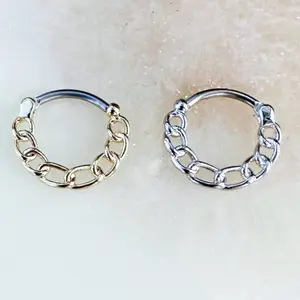 16 Gauge Chain Clicker for Septum or Daith piercings. 8mm Diameter.