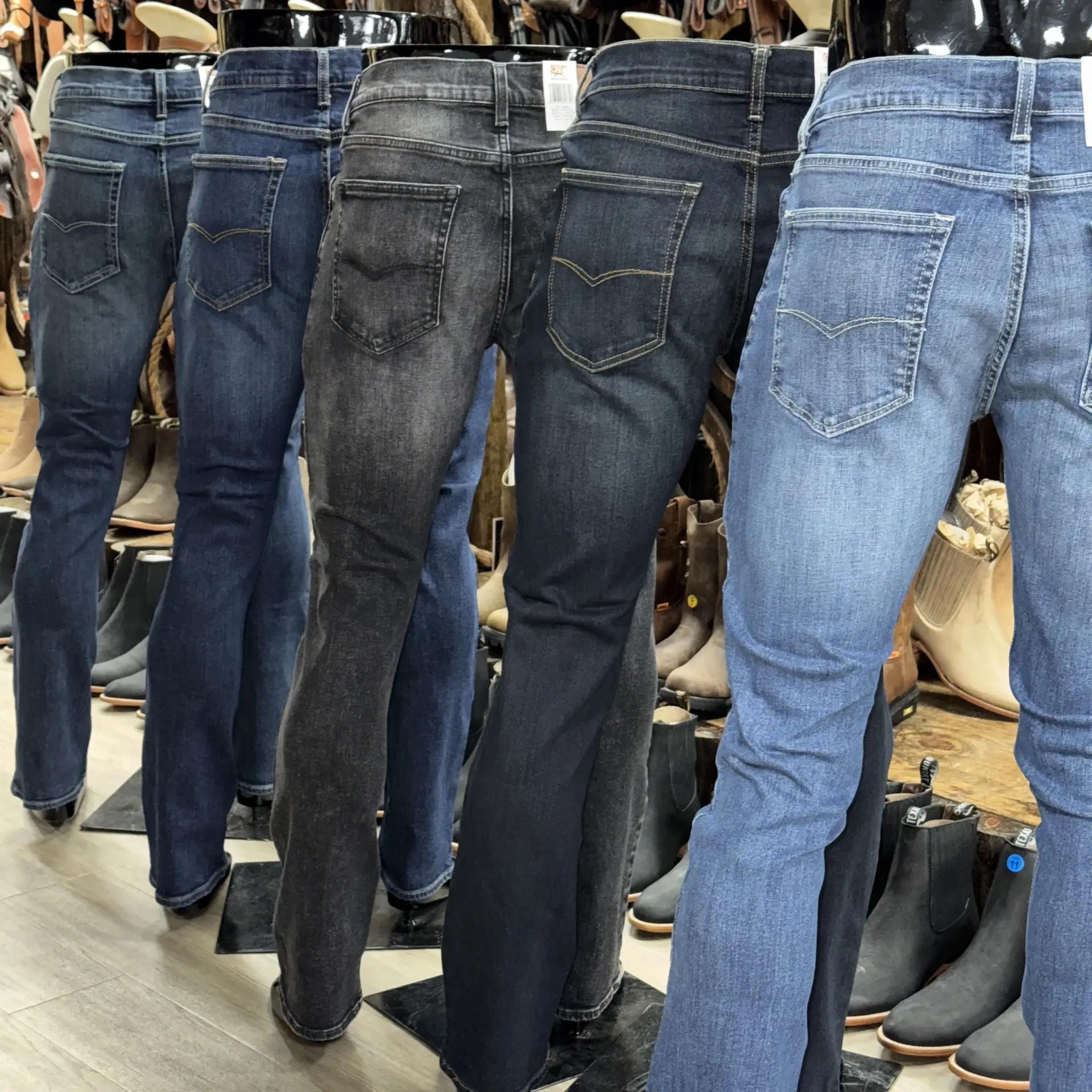 Pantalon Oggi Slim Straight Jeans VAXTER