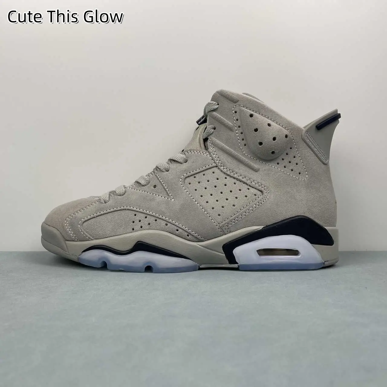 Neutral Tone High Ankle Lifestyle Shoes | Uniform Light Gray Suede Body With Dark Heel Accents | Cushioned Foam Insole | Convenient Rear Pull Tab Design | Simple Daily Outfit Matching & Short Workout | Eases Arch And Heel Pressure Effectively