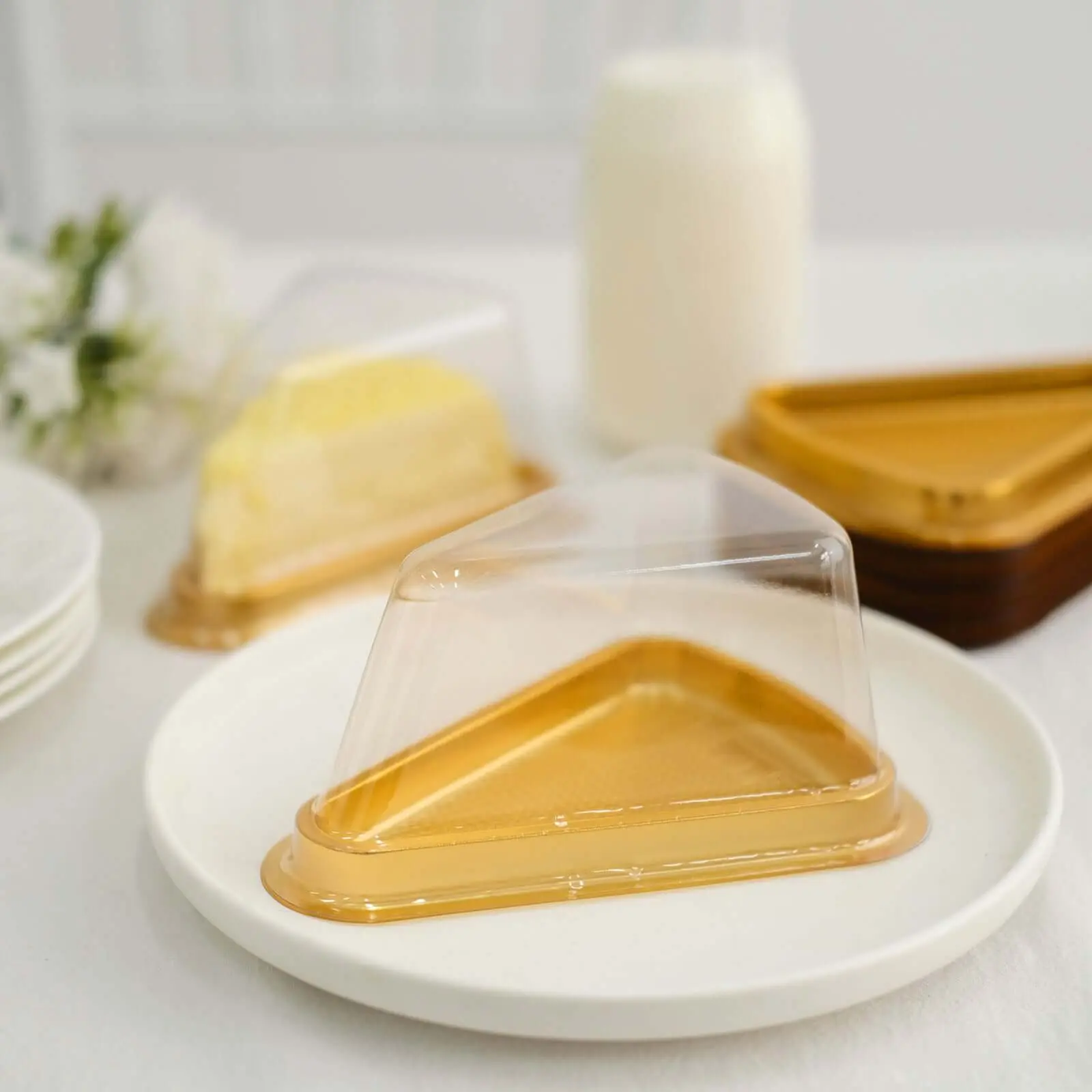 50-Pack Disposable Plastic Cake Slice Containers - 6"x4.5"x2.5" Gold Cake Box, Ideal for Event, Wedding Party Favors Ideas, Easy Searching Home & Festive Tableware