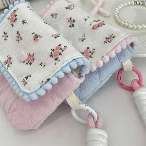Sports & Outdoor Gym Accessory Portable Flowers-Quilted Mini Storage Bag, Cute Compact Strap-Attached Coin Purse, Versatile Organizer for Cosmetics, Earbuds & Small Daily Items