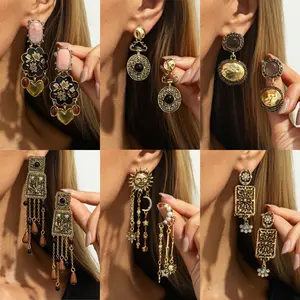 French Vintage Hollow Floral Disc Earrings – Fashionable Geometric Rhinestone Long Tassel Earrings