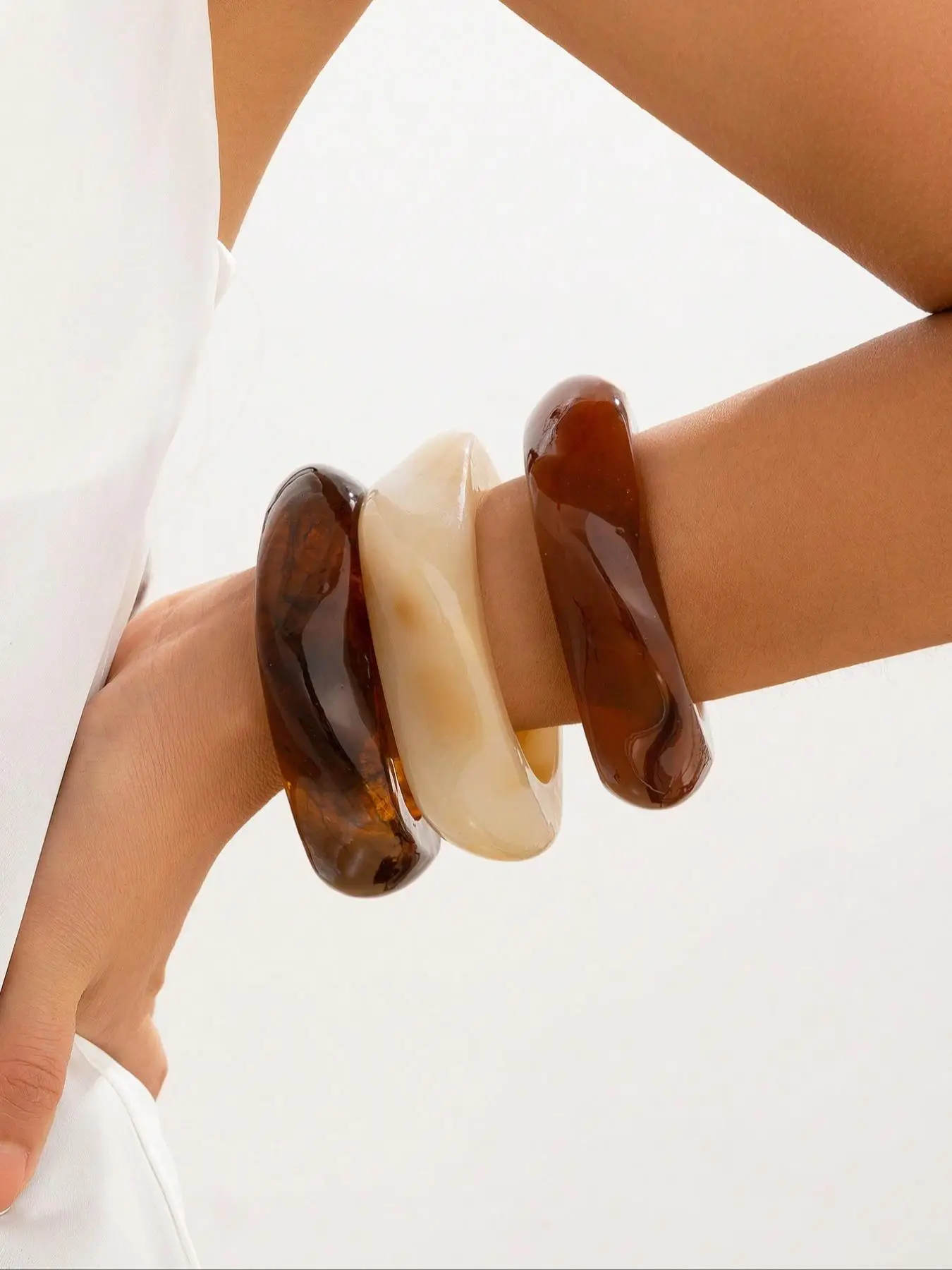 Random Pattern Amber Bracelet, Fashionable Wide Band Bracelet for Women & Girls, Elegant All-match Fashion Accessories for Daily Wear, High Quality Wh