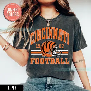 Cincinnati Football Vintage Style Crewneck T-Shirt,Cincinnati Football Crewneck,Football Tshirt,Cincinnati Fan Gifts Streetwear Casual Round Neck Cotton Crewneck Shortsleeve Clothe Tops Tshirt T-Shirt Fit Menswear Unisex Fashion