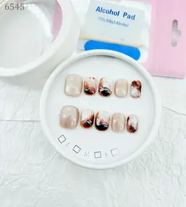 .DP.6545.Gradient Cat Eye Wearable Nails