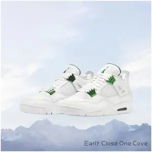 Green metallic colorway, fashionable retro trendy casual versatile mid-top basketball shoes