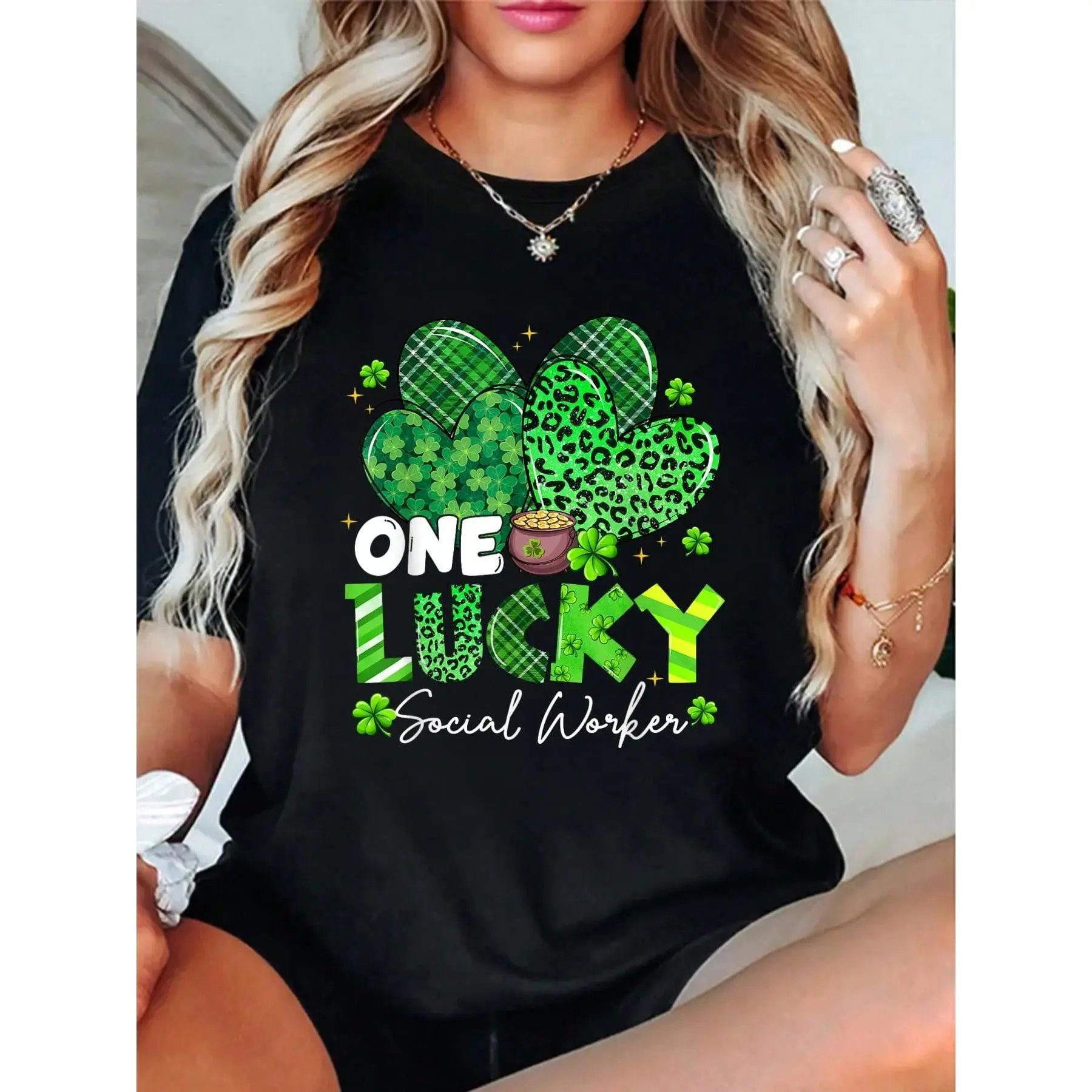 100% Cotton One Lucky Social Worker St Patrick's Day Shamrock Heart T-Shirt Men's Women's Soft Breathable Tee Classic Fashion Summer Tops Printing Short Sleeve T-Shirt Summer, Cotton, Casual, Short Sleeve, Graphic Tee, Soft, Breathable, Loose Fit, Streetw