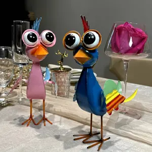 Iron Bird Sculpture Room Decor, Modern Home Decoration, Colorful Metal Art Animal Decoration for Garden Lawn Patio Indoor Living Room Dining Table Office Desk