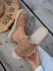 Women's Boho Straw Beach Slippers, Summer Casual Sandals, Relaxed Footwear, Slide Open Toe, Hollow Out Design, Comfortable Rubber Sole, Perfect for Picnics & Camping