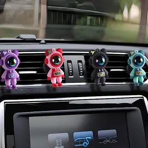Cute Cartoon Astronaut & Bear Design Car Air Freshener, Car Air Outlet Decorative Clip, Car Interior Decoration Accessories, Car Fragrance, Car Aroma Diffuser