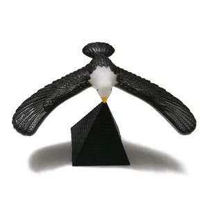 Balance Eagle Balance Bird Toy, Creative Science Stress Relief Model Magic Trick, Gravity Bird Teeter-Totter, Fun and Unique Gift Idea