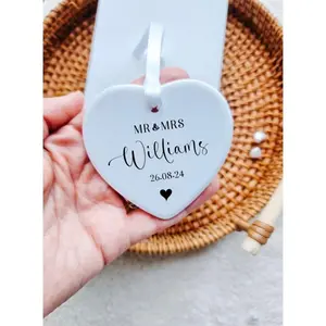 Mr & Mrs Wedding Gift, Personalised Hanging Tag, Wedding gift, Wedding Keepsake, Wedding Present, Ceramic Heart Plaque for Wedding Day