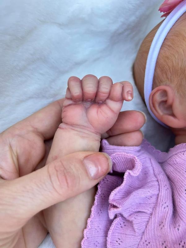 Reborn Lifelike 18 inch Reborn Baby Dolls Twins ,Handmade with Vinyl Sleeping Eyes Hand Drawn Veins Baby Doll Real Baby Doll Toy for Age 3+ Birthday Therapy for Dementia Patient baby  doll