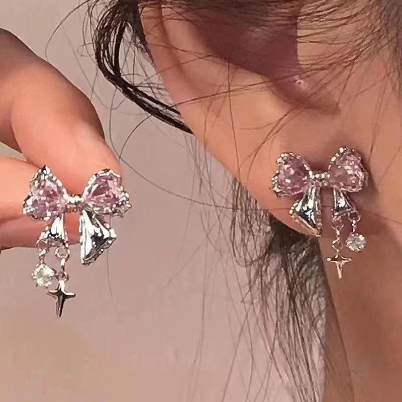 Bow-shaped Cubic Zirconia Stud Earrings for Women Niche Design Fashionable Elegant Trendy Accessories Sparkling Effect