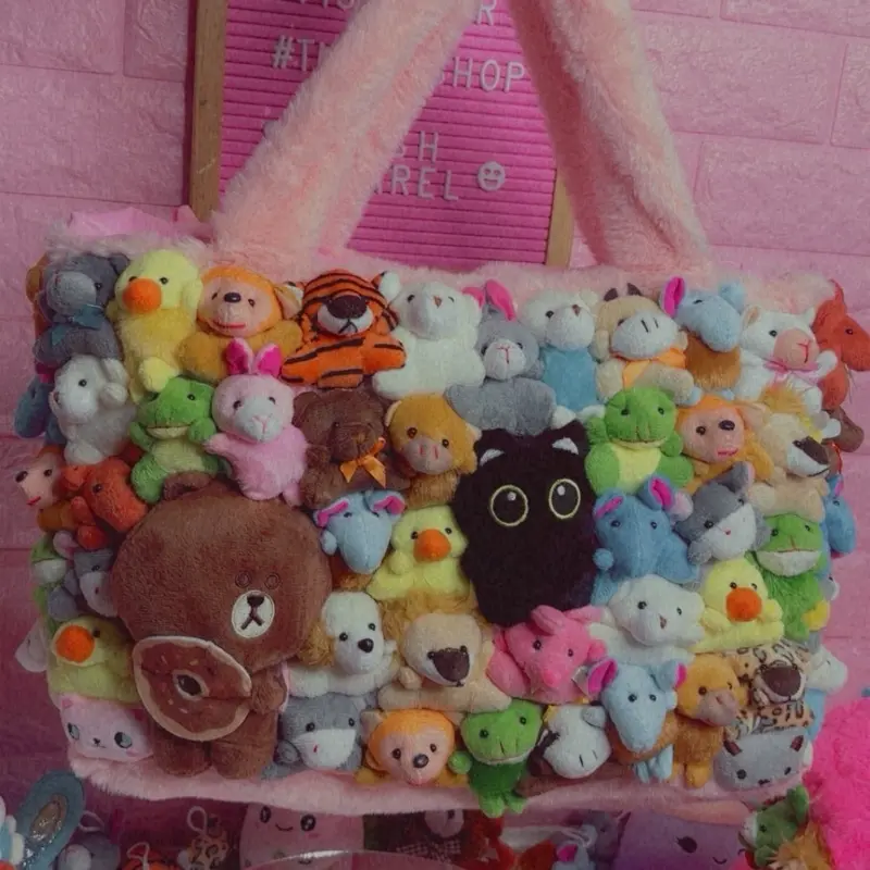 Clush Apparel Women's Oversized Plushie Crossbody Shoulder Handbag - Handmade Kawaii Stuffed Animal Casual Fashion Bag, Polyester-Cotton-Paper Multi-Function Bag, Unique Kpop Fan Gift, Fashion Crossbody Purse, Fashionable Patterned Party Outing Piece