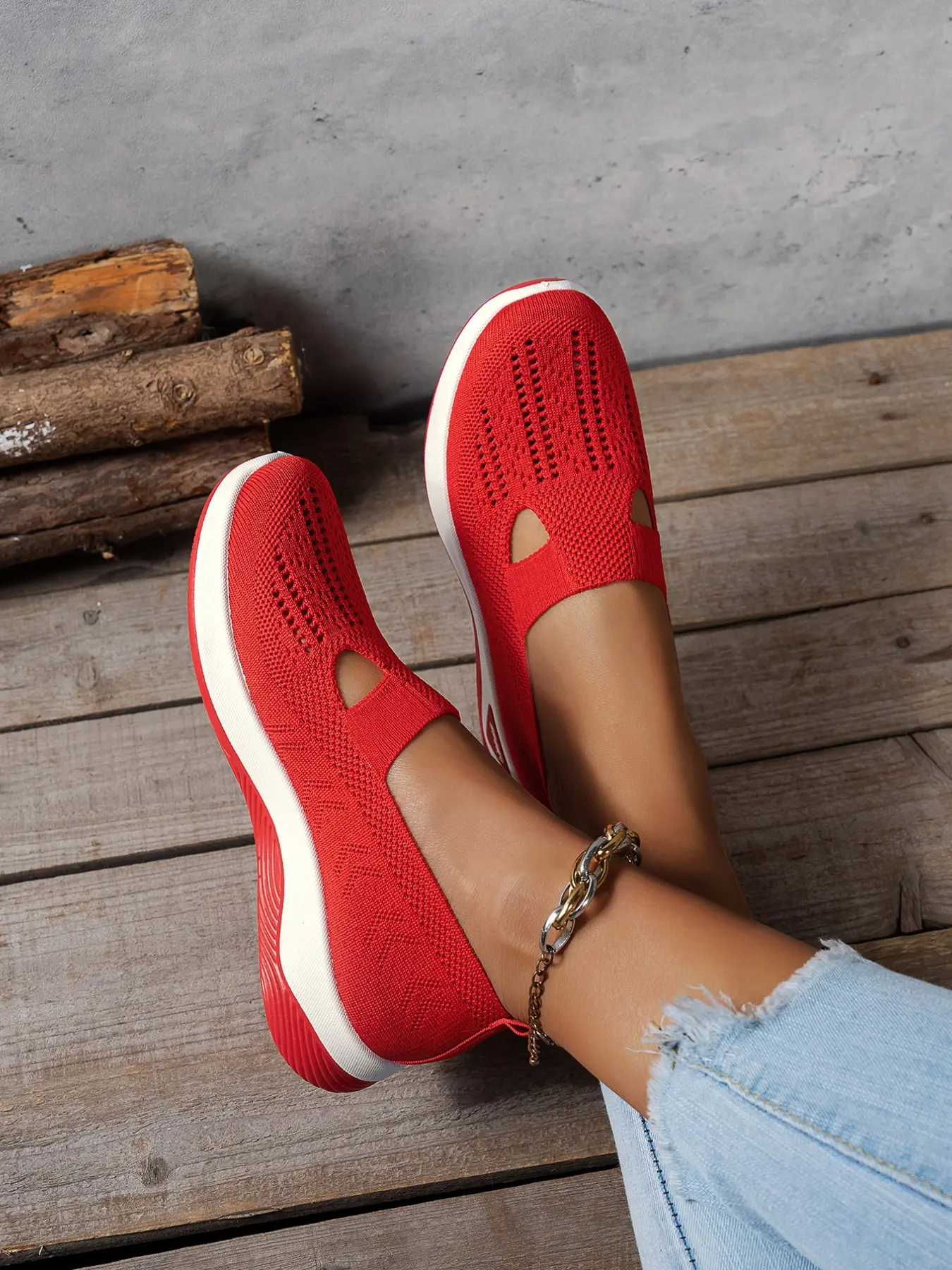 Women's Breathable Mesh Slip-On Sneakers, Lightweight Slip Ons, Lightweight Non-Slip Casual Shoes, Comfortable All-Season Footwear for Daily Wear